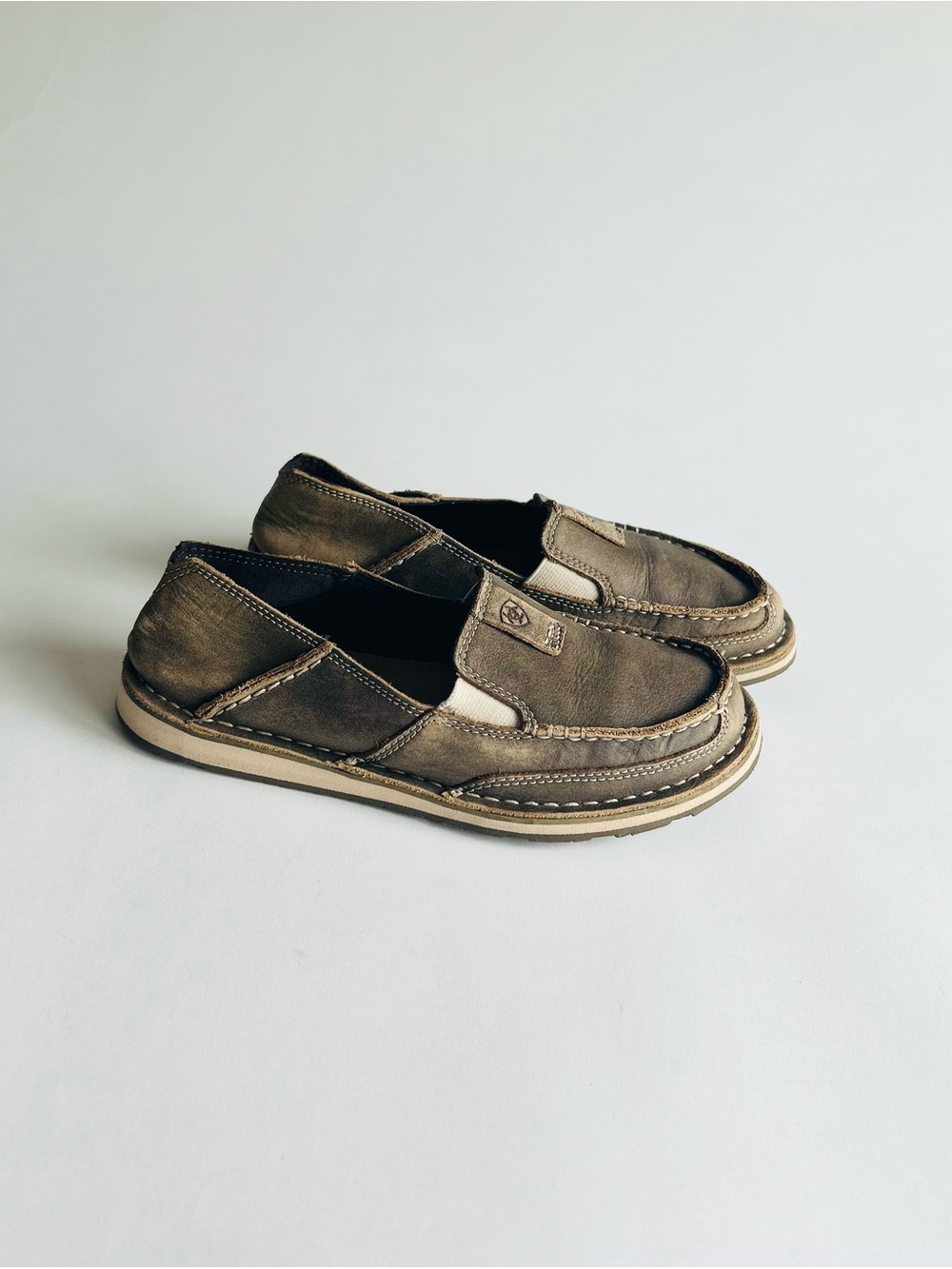Ariat Cruise Khaki Leather Rubber Outsole Loafers Size 7